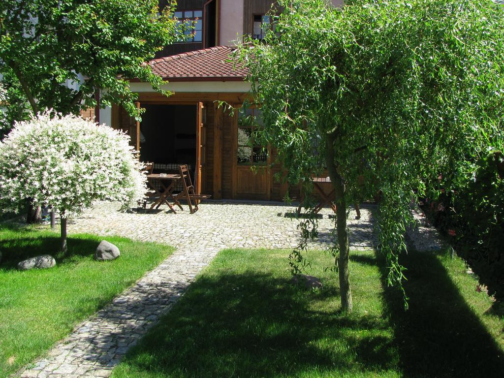 Penzion 102 Pardubice Exterior foto