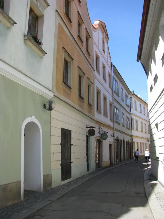 Penzion 102 Pardubice Exterior foto